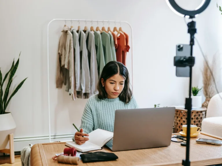 How to grow a business without ads organically.